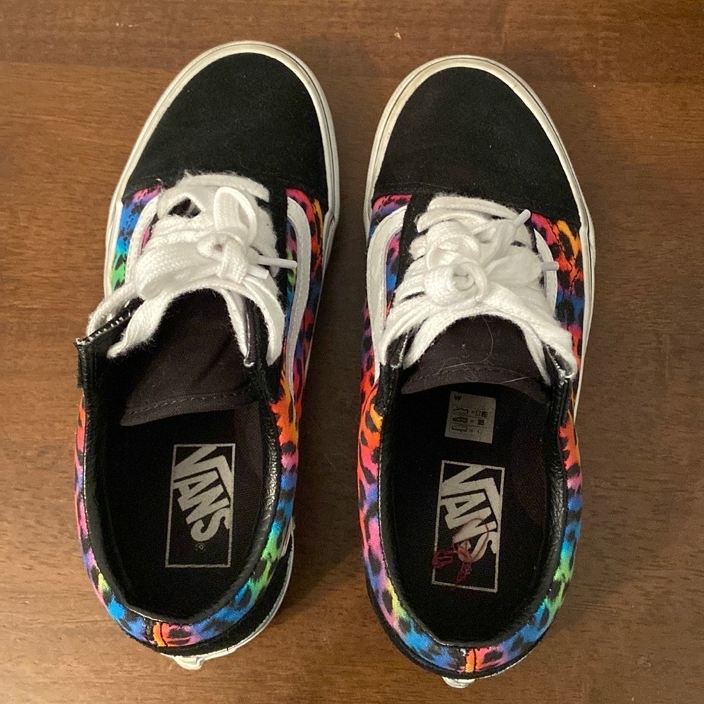 VANs - Picture 4 of 6